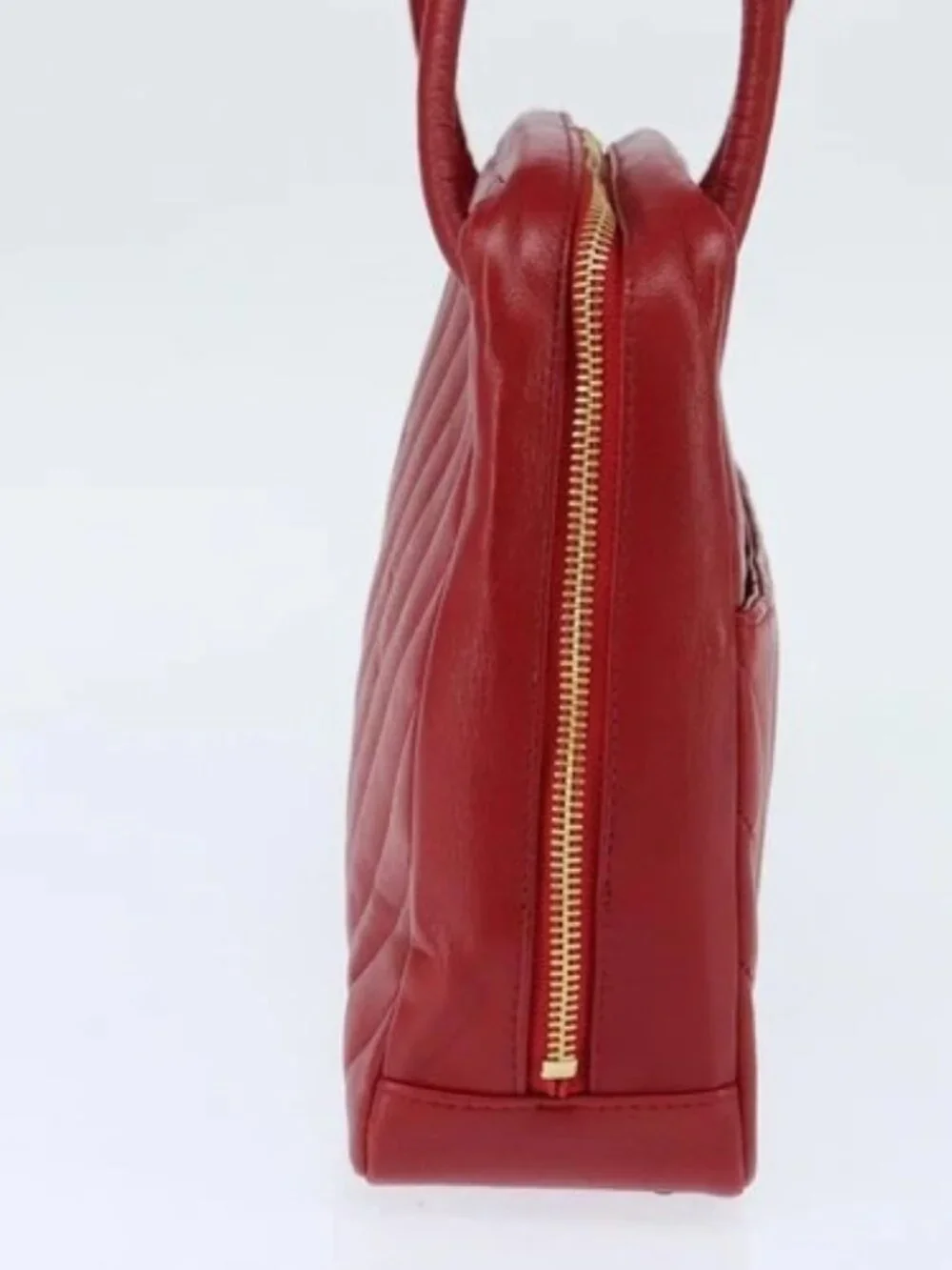 CHANEL brand	chanel color	red